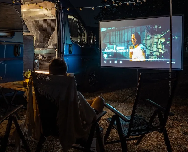 Кино прожектор